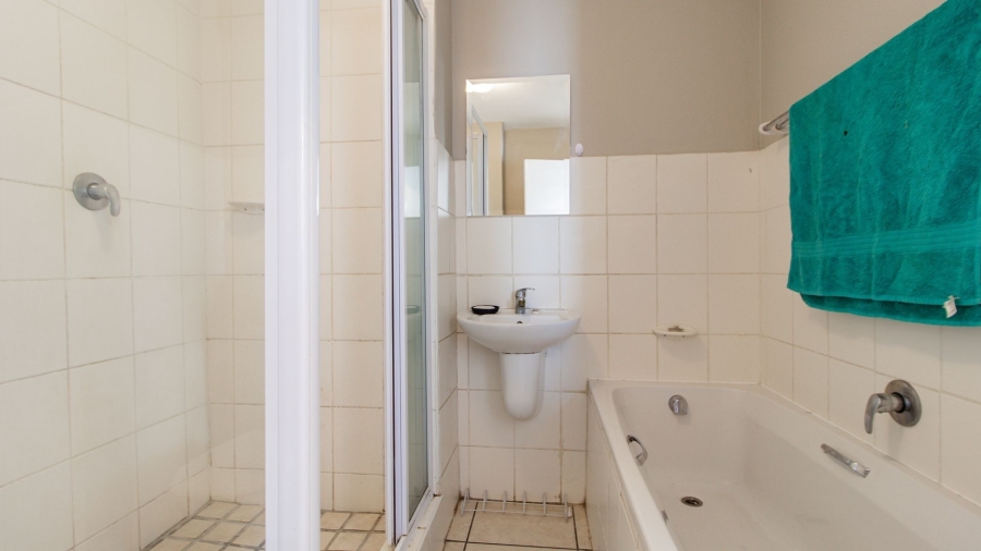 2 Bedroom Property for Sale in Klipkop Western Cape